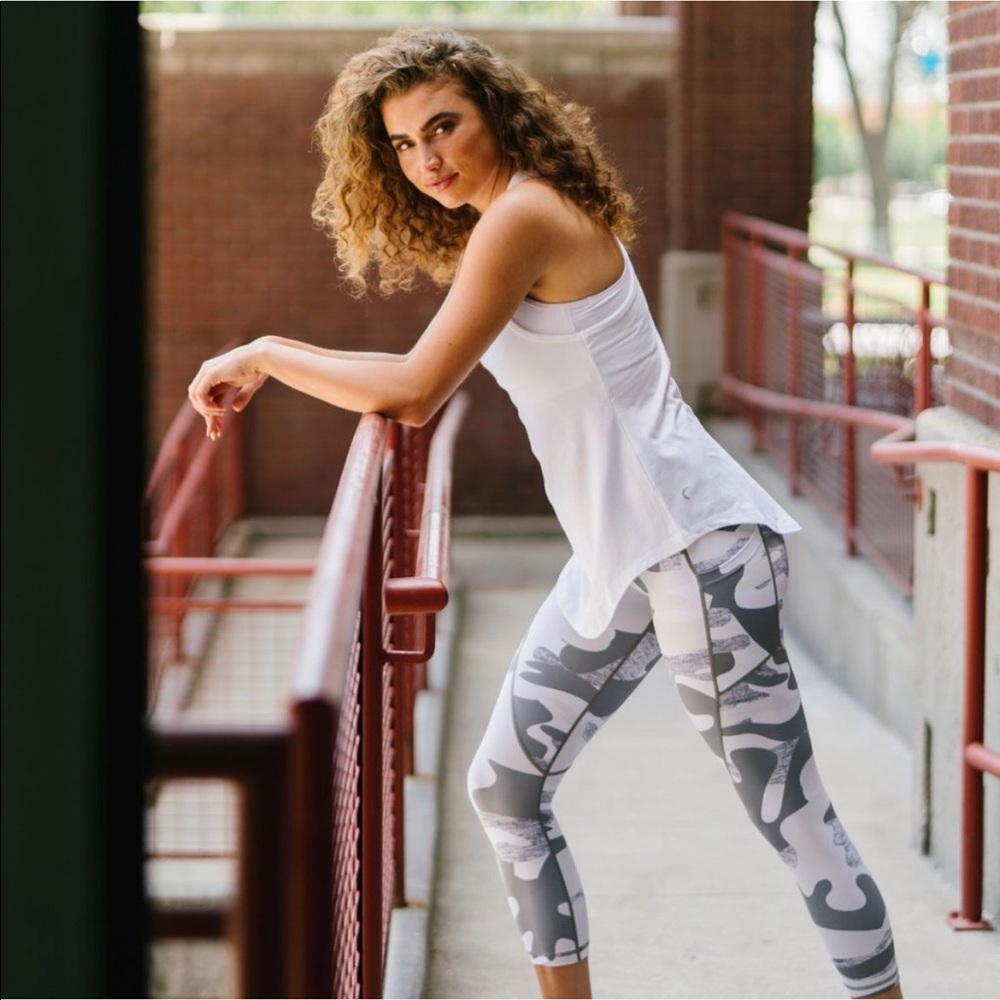 ZYIA GREY CAMO LIGHT & TIGHT CAPRI